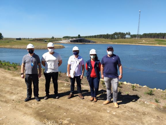 Engenheiros e equipe do CREA